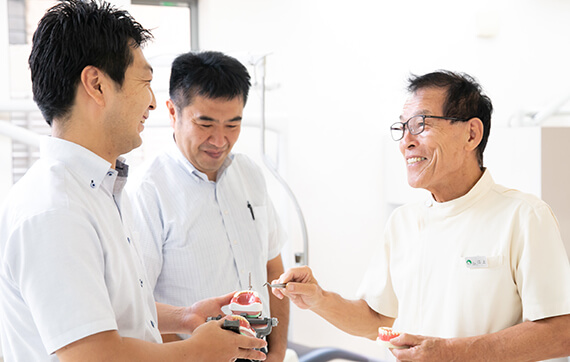 歯科技工士さんと打ち合わせ